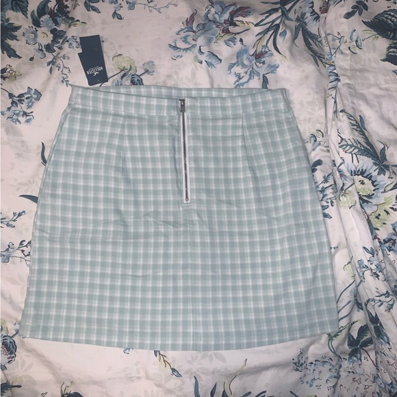 Two Piece Set - Picture 5 of 7